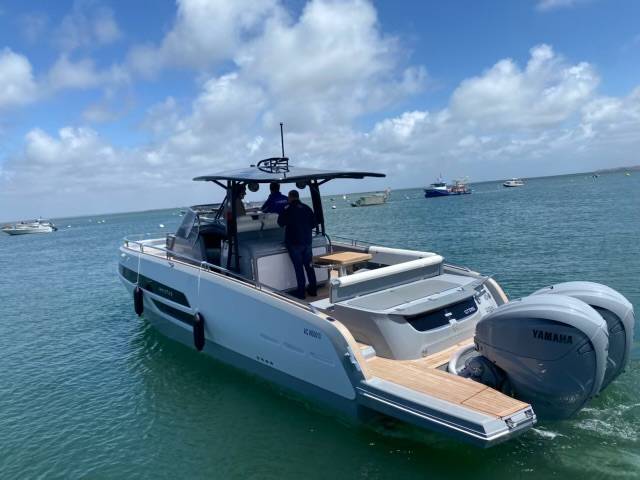 INVICTUS 370 GTS