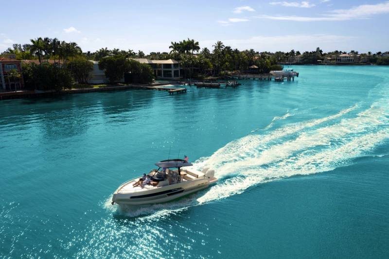 INVICTUS 370 GTS