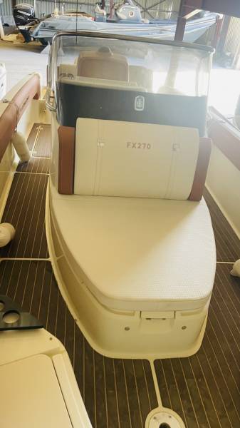 INVICTUS 270 FX