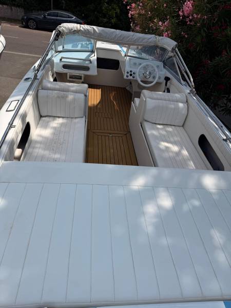 CHRIS CRAFT LANCER 19