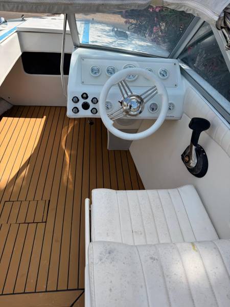 CHRIS CRAFT LANCER 19