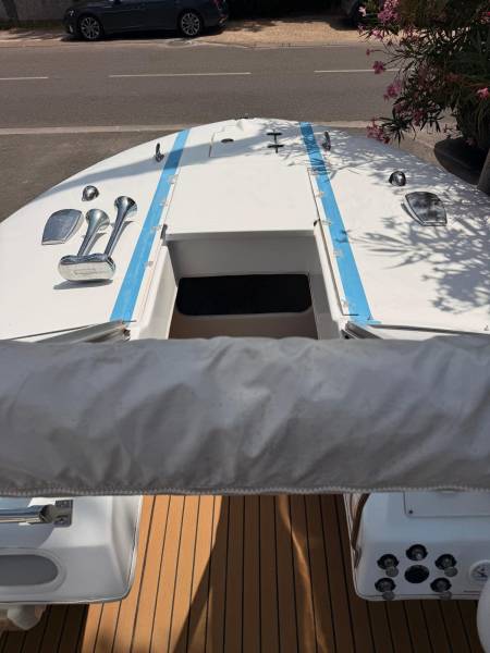 CHRIS CRAFT LANCER 19
