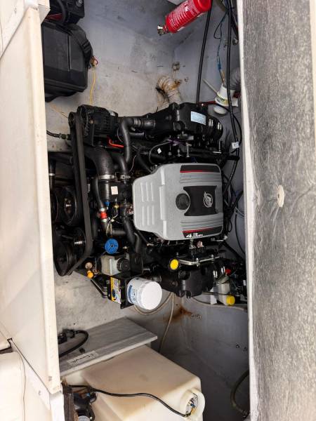 CHRIS CRAFT LANCER 19