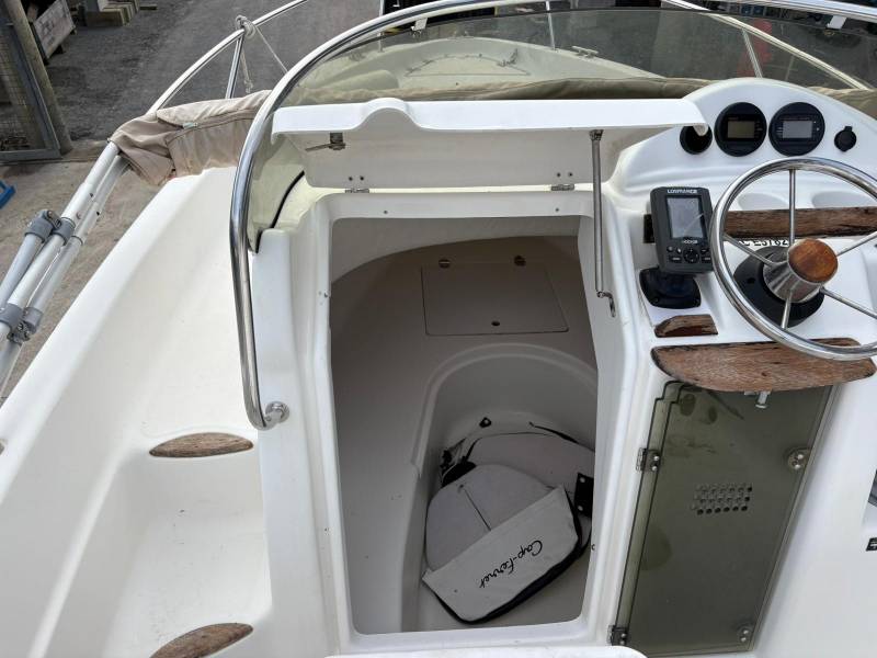 B2 Marine Cap Ferret 552 SWA
