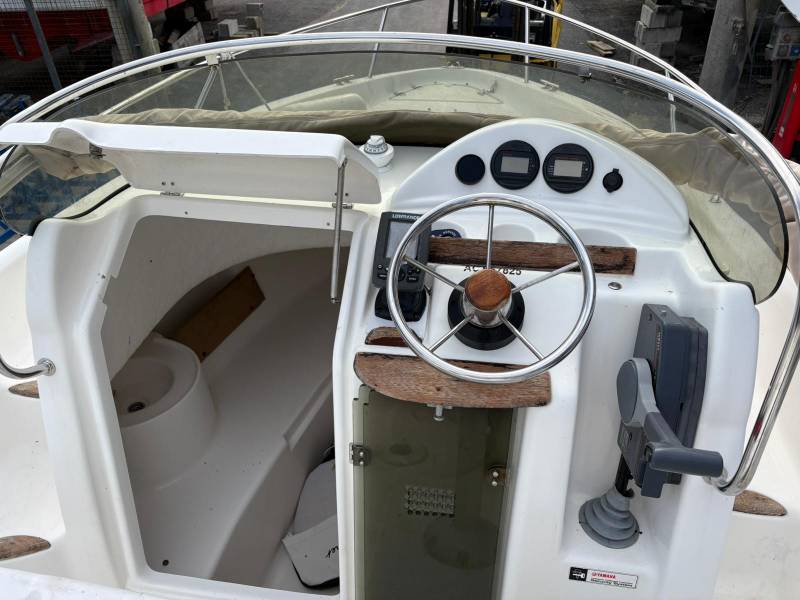 B2 Marine Cap Ferret 552 SWA