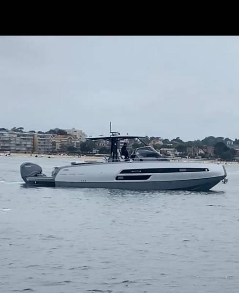 INVICTUS 370 GTS