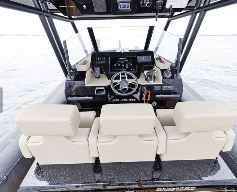 Sea Water GHOST 320 - FULL OPTIONS